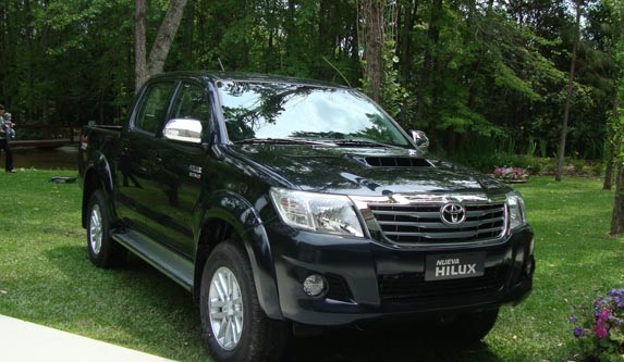 Toyota Hilux 2012, equipment versions