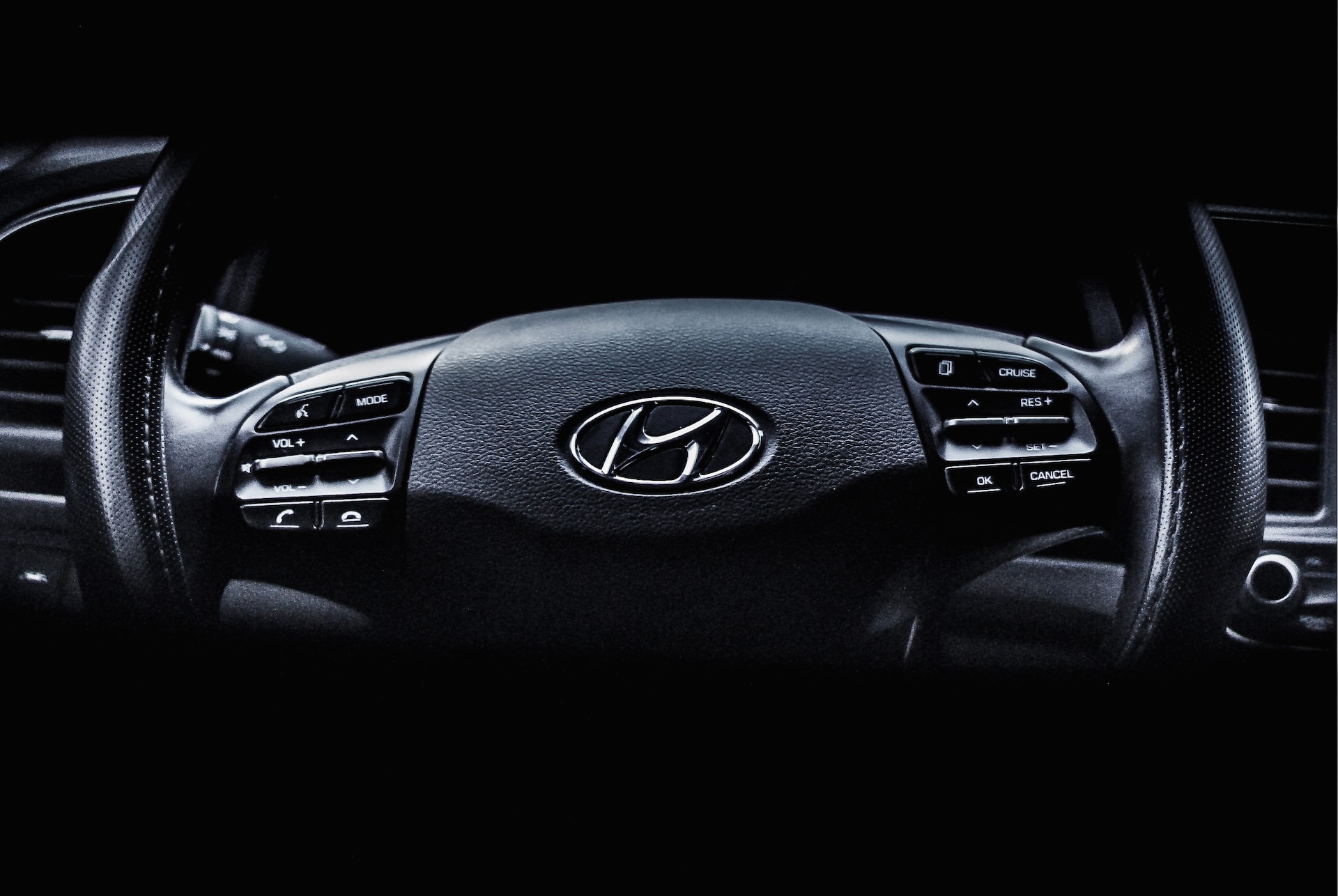 Hyundai Elantra vs Honda Civic: Which One to Choose?